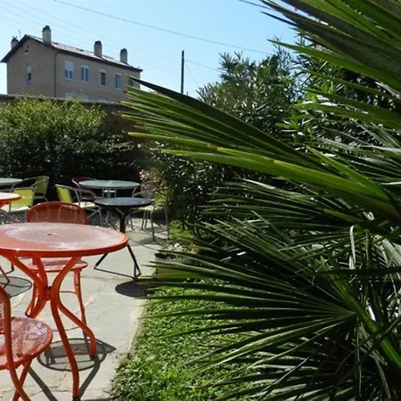 Au Val De Saone Parking Gratuit 2*