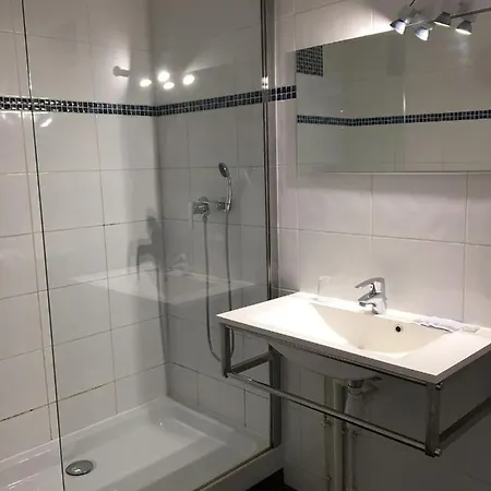Val De Saone Lyon Caluire Rillieux Hotel 2*