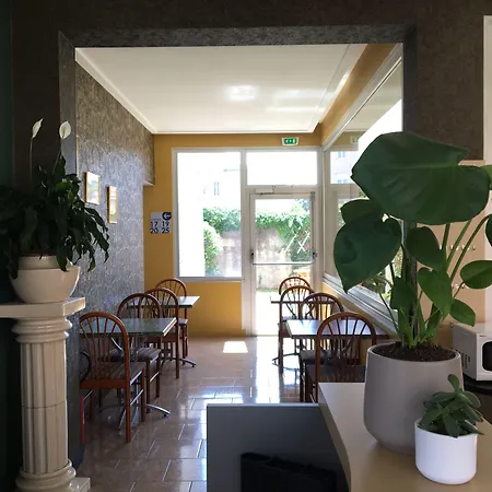فندق Au Val De Saone Parking Gratuit 2*