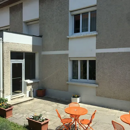 Au Val De Saone Parking Gratuit Hotel Sathonay-Camp