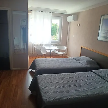 فندق Au Val De Saone Parking Gratuit Sathonay-Camp
