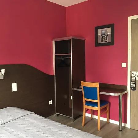 فندق Au Val De Saone Parking Gratuit 2*