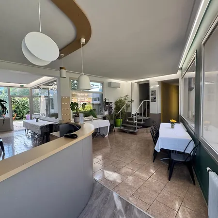 Au Val De Saone Parking Gratuit 2* Sathonay-Camp