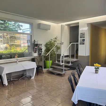 Au Val De Saone Parking Gratuit Hotel 2*
