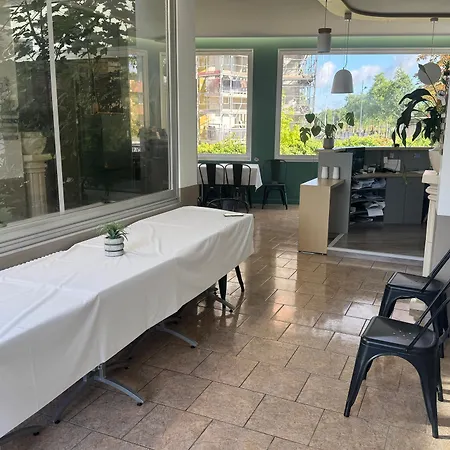 Hotel Au Val De Saone Parking Gratuit