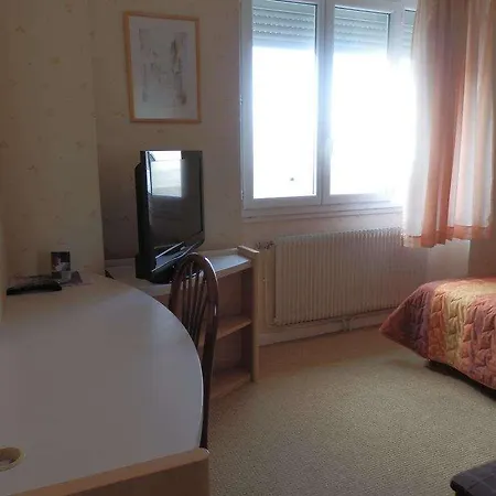 Hotel Val De Saone Lyon Caluire Rillieux 2*